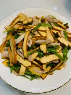 Pyramids and fried meat