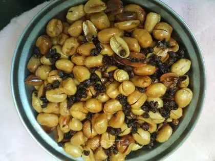 Spicy peanuts