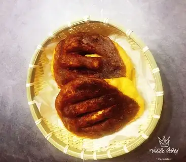 Red sugar cake