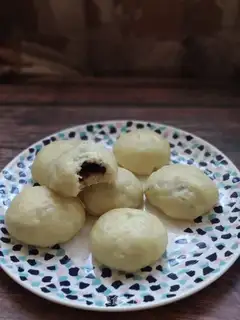 Red bean buns