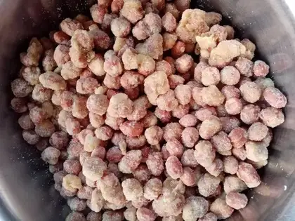 Tiger-skinned peanuts