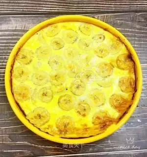 A simple banana pizza