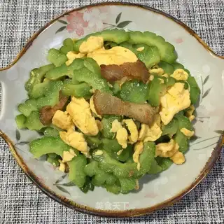 Eggs and meat chops