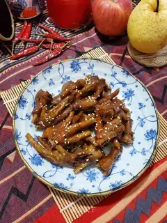 Suck on chicken claws