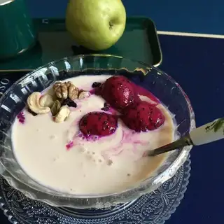 Double-coloured yogurt bowl