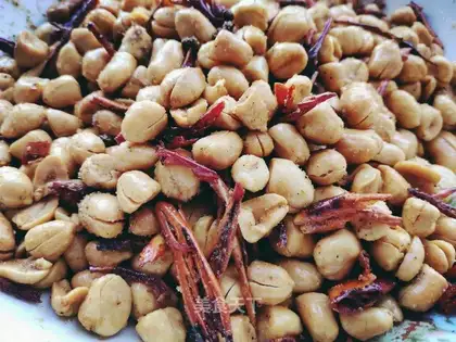 Spicy peanuts