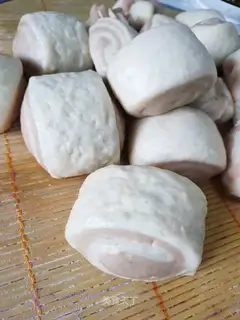 Milk chocolate buns