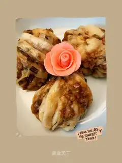 Onion pork rolls