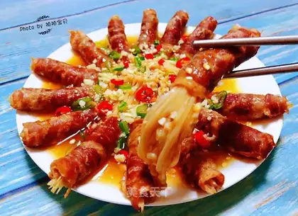 Steamed cow, golden mushroom