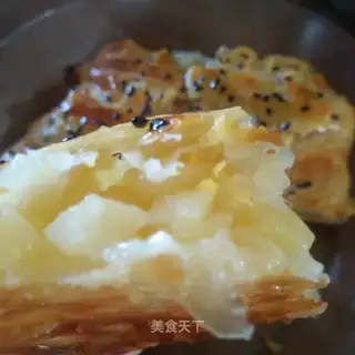 Hand-held pie apple pie