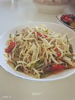 Hot green bean sprouts