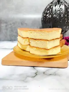 Yogurt chili cake