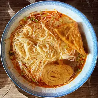 Sour chicken noodles