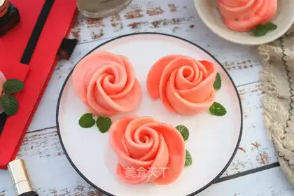 Rose buns