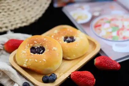Blueberry mashed rice bread