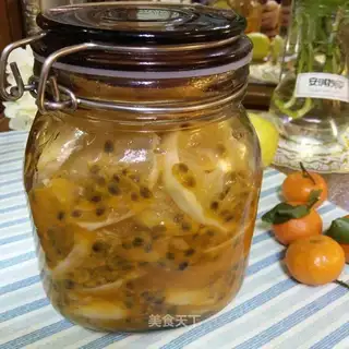 Bronze lemon honey water