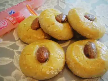 Sesame almond biscuit
