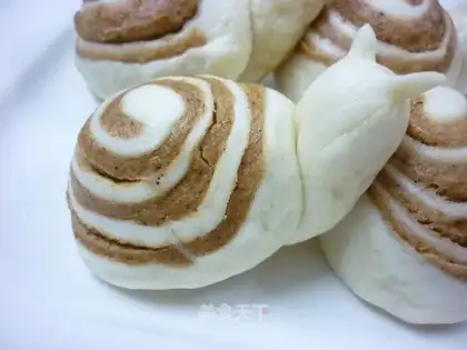 Small snail steamed buns