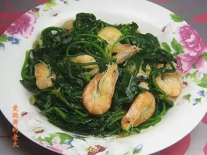 stir-fried white shrimp with spinach