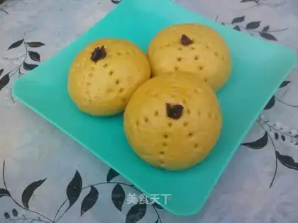 Pumpkin bean paste bun
