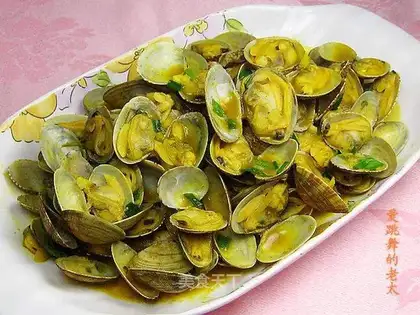 stir-fried clams in curry