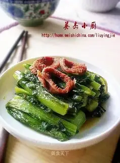 stir-fried chicken with oil and wheat and raw sausage
