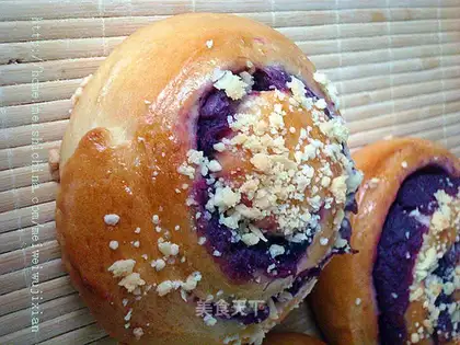 Beautiful and delicious purple potato rolls