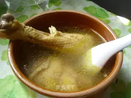 Chicken soup with American ginseng