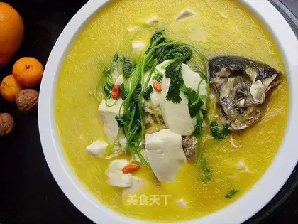 Fish head tofu and wolfberry soup