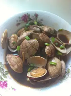 stir-fried clams with soy sauce and water