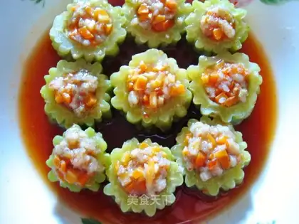 Shrimp and bitter gourd rings