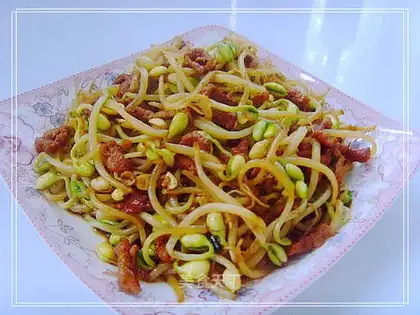 stir-fried soybean sprouts with meat