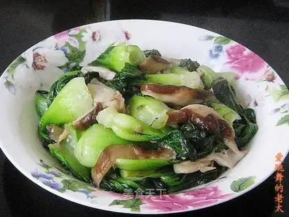 stir-fried green vegetables with mushrooms