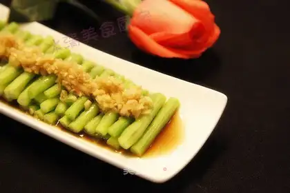 Cowpea with ginger sauce
