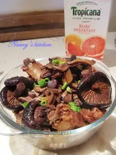 Stewed pork ribs with mushroom