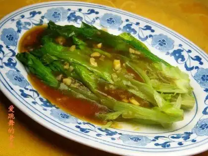 lettuce with garlic flavor and oyster sauce