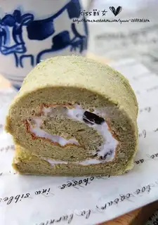 Matcha honey bean roll