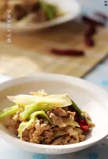 Fried beef with onion