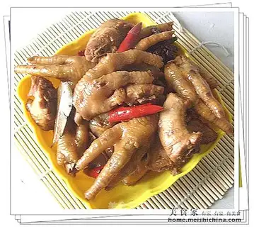 Spicy chicken neck chicken feet
