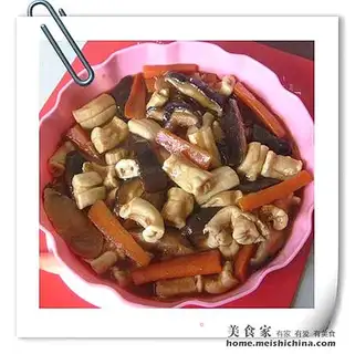 Stewed beef bone marrow with mushrooms