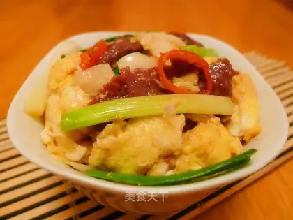 Beef with smooth eggs