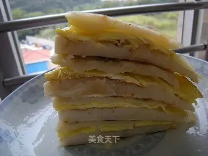 Soft glutinous egg filling cake