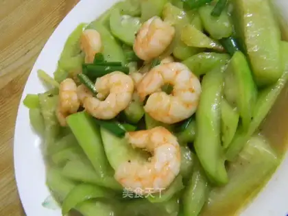 Stewed shrimp with loofah