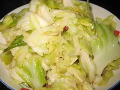Sweet and sour shredded cabbage
