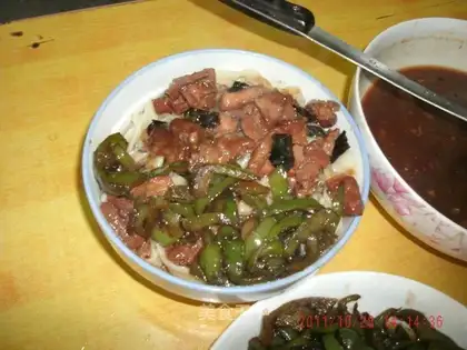 Maotai-flavored beef noodles with spicy sauce