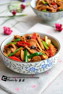 Fried pork with fragrant dried meat