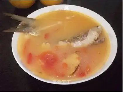 Tomato fish bone soup