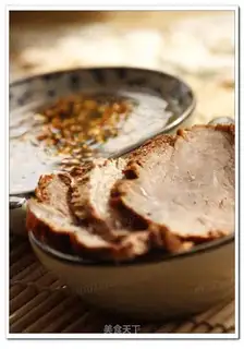 Spiced beef in sauce