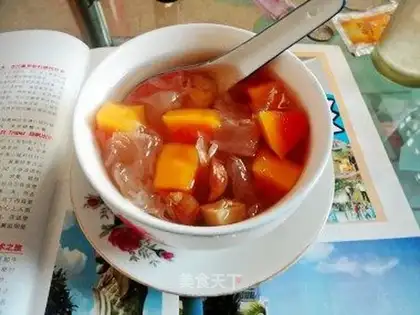 Papaya snow ear chestnut syrup water