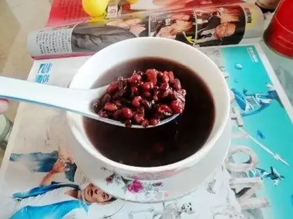 Coix seed and red bean soup